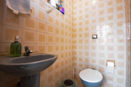 Casa à venda com 162m², 3 quartos e 1 vagaÁrea de Serviço - Lavabo