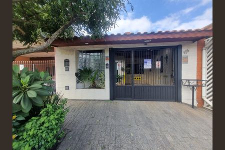 Casa à venda com 162m², 3 quartos e 1 vaga Casa à venda com 162m², 3 quartos e 1 vagaFachada