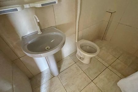Banheiro de casa para alugar com 1 quarto, 20m² em Parque Lafaiete, Duque de Caxias