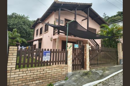 Casa para alugar com 45m², 1 quarto e sem vaga