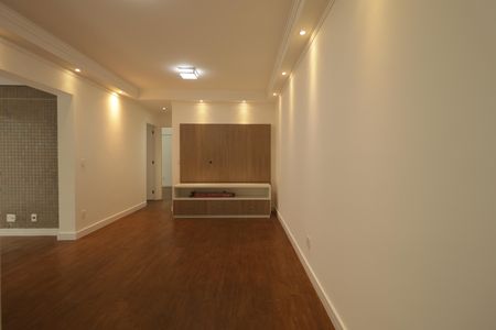 Apartamento para alugar com 70m², 2 quartos e 1 vagaSala