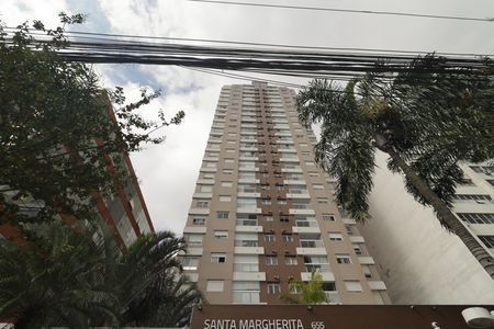 Apartamento para alugar com 70m², 2 quartos e 1 vagaFachada