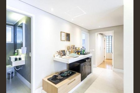 Corredor de apartamento à venda com 3 quartos, 126m² em Itaim Bibi, São Paulo