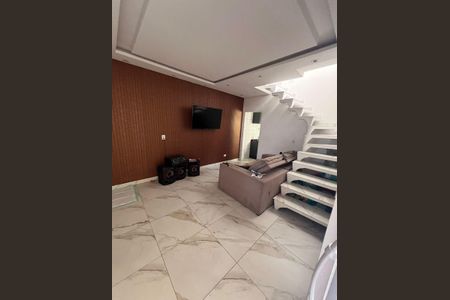 Sala de casa para alugar com 3 quartos, 192m² em Guaianases, São Paulo