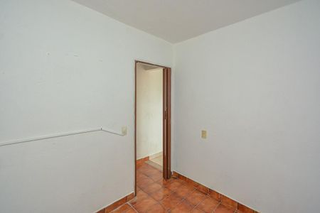 Quarto 2 de casa para alugar com 2 quartos, 60m² em Jardim Tanay, São Paulo