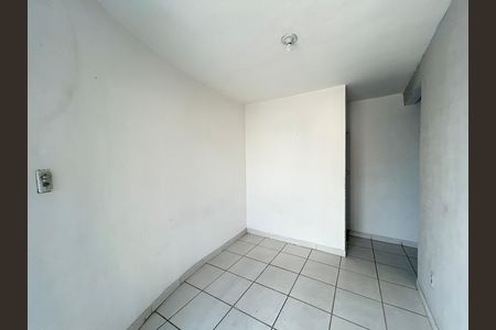 Sala de apartamento para alugar com 1 quarto, 48m² em Rocha Miranda, Rio de Janeiro