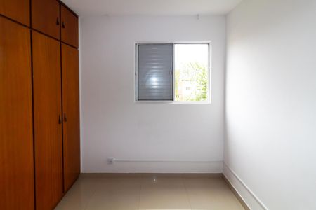Quarto 2 de apartamento para alugar com 2 quartos, 52m² em Vila Alpina, São Paulo