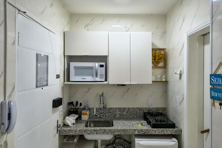 Cozinha de kitnet/studio para alugar com 0 quarto, 25m² em Cidade Ocian, Praia Grande