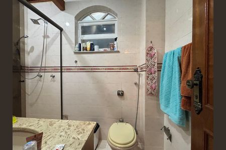 Apartamento para alugar com 65m², 2 quartos e 1 vaga Apartamento para alugar com 65m², 2 quartos e 1 vagaBanheiro social