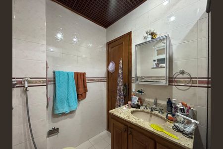 Apartamento para alugar com 65m², 2 quartos e 1 vaga Apartamento para alugar com 65m², 2 quartos e 1 vagaBanheiro social