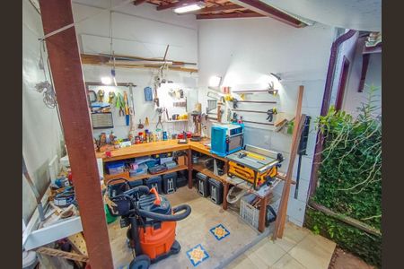 Casa à venda com 300m², 4 quartos e 2 vagas