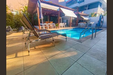 Casa à venda com 300m², 4 quartos e 2 vagas
