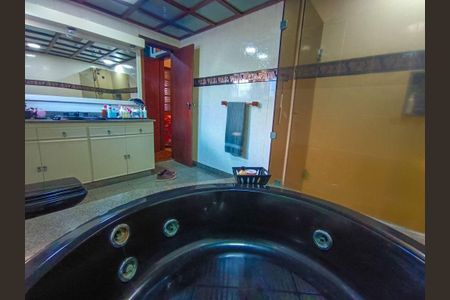 Casa à venda com 300m², 4 quartos e 2 vagas