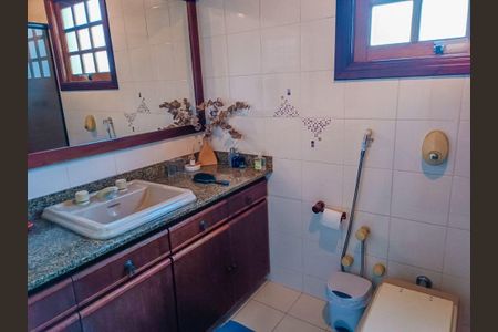 Casa à venda com 300m², 4 quartos e 2 vagas