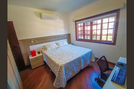 Casa à venda com 300m², 4 quartos e 2 vagas