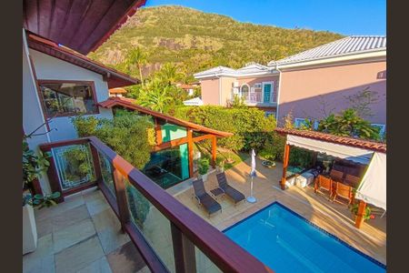 Casa à venda com 300m², 4 quartos e 2 vagas