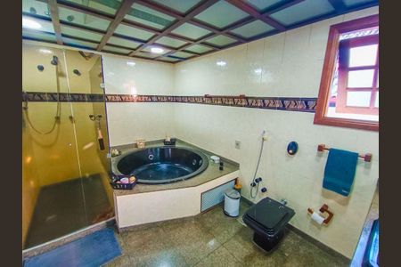 Casa à venda com 300m², 4 quartos e 2 vagas