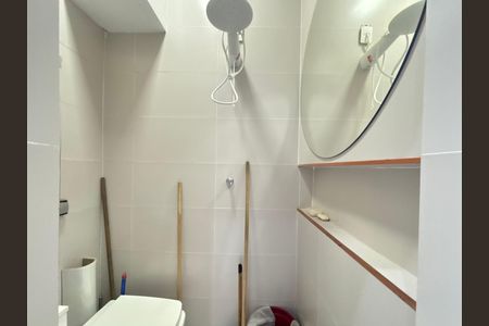 Apartamento à venda com 150m², 3 quartos e 1 vaga Apartamento à venda com 150m², 3 quartos e 1 vagaÁrea de serviço - banheiro