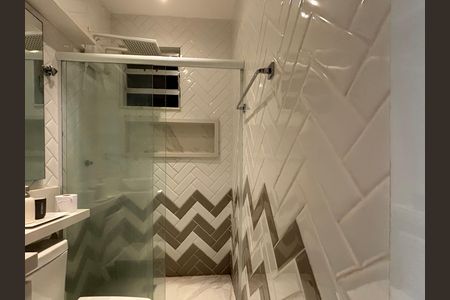 Apartamento à venda com 150m², 3 quartos e 1 vaga Apartamento à venda com 150m², 3 quartos e 1 vagaBanheiro social