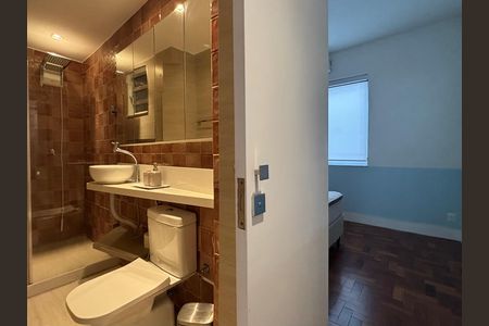 Apartamento à venda com 150m², 3 quartos e 1 vaga Apartamento à venda com 150m², 3 quartos e 1 vagaSuíte 2 - banheiro