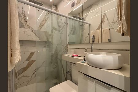 Apartamento à venda com 150m², 3 quartos e 1 vaga Apartamento à venda com 150m², 3 quartos e 1 vagaSuíte 1 - banheiro