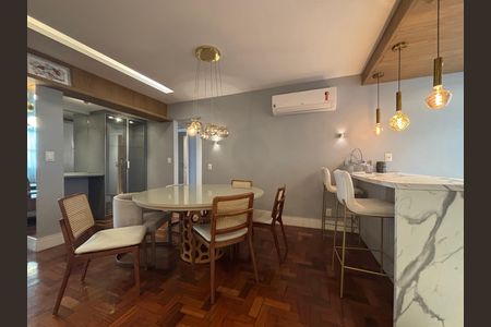 Apartamento à venda com 150m², 3 quartos e 1 vaga Apartamento à venda com 150m², 3 quartos e 1 vagaSala