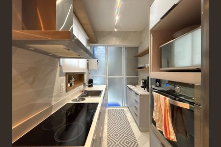 Apartamento à venda com 150m², 3 quartos e 1 vaga Apartamento à venda com 150m², 3 quartos e 1 vagaCozinha