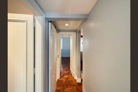 Apartamento à venda com 150m², 3 quartos e 1 vaga Apartamento à venda com 150m², 3 quartos e 1 vagaCorredor de acesso aos cômodos