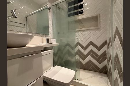 Apartamento à venda com 150m², 3 quartos e 1 vaga Apartamento à venda com 150m², 3 quartos e 1 vagaBanheiro social