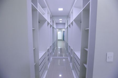 Casa à venda com 85m², 3 quartos e 1 vaga Casa à venda com 85m², 3 quartos e 1 vagaCloset da suíte 2