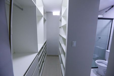 Casa à venda com 85m², 3 quartos e 1 vaga Casa à venda com 85m², 3 quartos e 1 vagaCloset da suíte 3