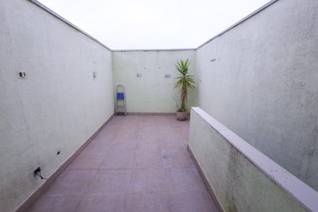 Quintal de casa à venda com 3 quartos, 85m² em Jardim Santo Elias, São Paulo