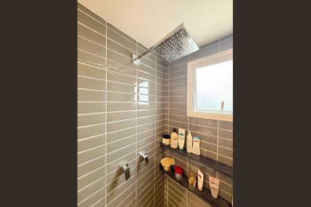 Apartamento à venda com 71m², 2 quartos e 1 vaga Apartamento à venda com 71m², 2 quartos e 1 vagaBanheiro Suíte 1