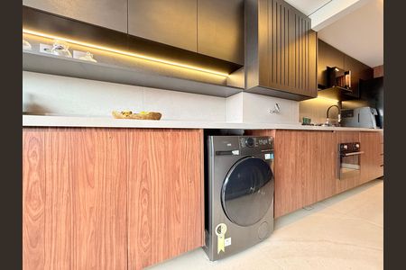 Apartamento à venda com 71m², 2 quartos e 1 vaga Apartamento à venda com 71m², 2 quartos e 1 vagaÁrea de Serviço