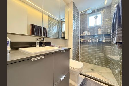 Apartamento à venda com 71m², 2 quartos e 1 vaga Apartamento à venda com 71m², 2 quartos e 1 vagaBanheiro Suíte 1