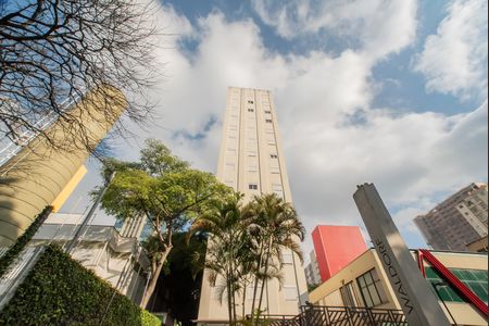 Studio para alugar com 29m², 1 quarto e 1 vaga Studio para alugar com 29m², 1 quarto e 1 vagaFachada