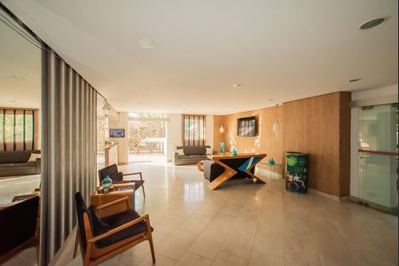 Studio para alugar com 29m², 1 quarto e 1 vaga Studio para alugar com 29m², 1 quarto e 1 vagaHall social/Recepção