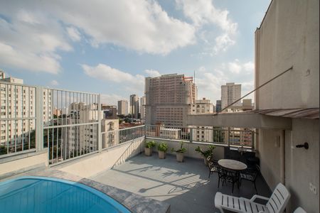 Studio para alugar com 29m², 1 quarto e 1 vaga Studio para alugar com 29m², 1 quarto e 1 vagaÁrea comum - Piscina
