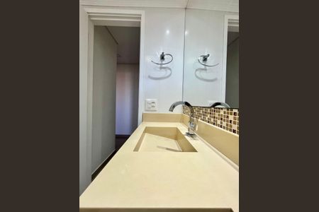 Apartamento à venda com 60m², 2 quartos e 1 vaga Apartamento à venda com 60m², 2 quartos e 1 vagaBanheiro