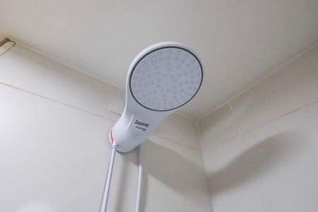 Banheiro de kitnet/studio para alugar com 1 quarto, 24m² em Pinheiros, São Paulo