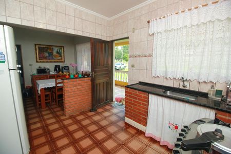 Casa à venda com 1004m², 4 quartos e 2 vagas Casa à venda com 1004m², 4 quartos e 2 vagasCozinha