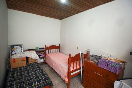 Casa à venda com 1004m², 4 quartos e 2 vagas Casa à venda com 1004m², 4 quartos e 2 vagasQuarto 4