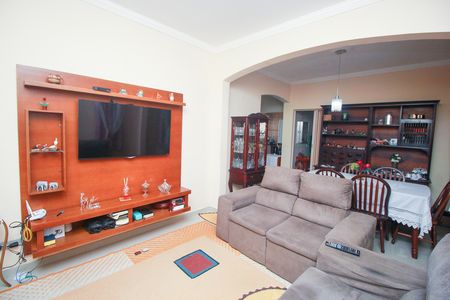 Casa à venda com 1004m², 4 quartos e 2 vagas Casa à venda com 1004m², 4 quartos e 2 vagasSala