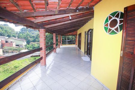 Casa à venda com 1004m², 4 quartos e 2 vagas Casa à venda com 1004m², 4 quartos e 2 vagasVaranda dos Quartos