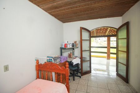 Casa à venda com 1004m², 4 quartos e 2 vagas Casa à venda com 1004m², 4 quartos e 2 vagasQuarto 4