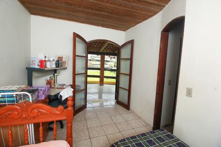 Casa à venda com 1004m², 4 quartos e 2 vagas Casa à venda com 1004m², 4 quartos e 2 vagasQuarto 4