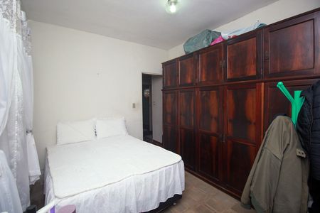 Casa à venda com 1004m², 4 quartos e 2 vagas Casa à venda com 1004m², 4 quartos e 2 vagasQuarto 1