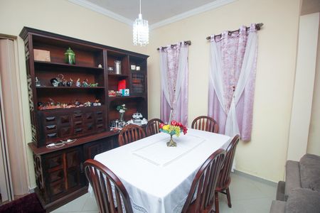 Casa à venda com 1004m², 4 quartos e 2 vagas Casa à venda com 1004m², 4 quartos e 2 vagasSala de Jantar