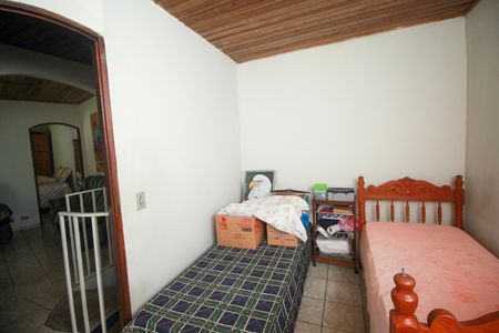 Casa à venda com 1004m², 4 quartos e 2 vagas Casa à venda com 1004m², 4 quartos e 2 vagasQuarto 4