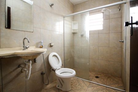 Casa para alugar com 250m², 4 quartos e 1 vagaBanheiro 2